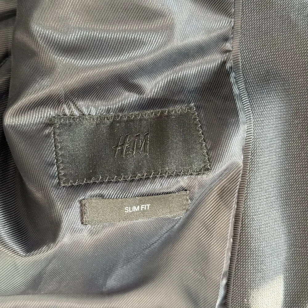 H&M Mens Blazer Jacket Size 40R Slim Fit Sport Coat‎ Two Button Polyester Preppy